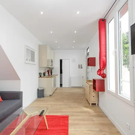 Charming In Paris For 4 People Apartment